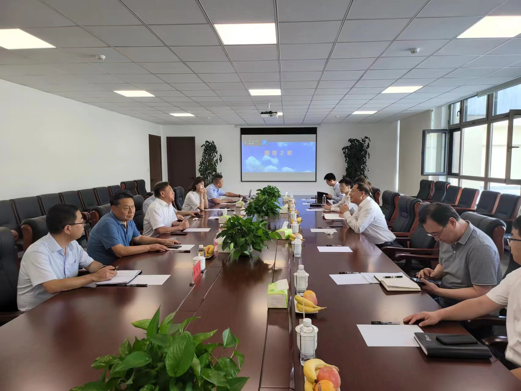 15.吉林銀行總行副行長(cháng)邢中成一行走訪(fǎng)國信集團.png 15.吉林銀行總行副行長(cháng)邢中成一行走訪(fǎng)國信集團.png