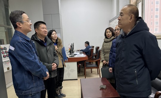 2024年1月17日，區人大常委會(huì )副主任徐景寶一行蒞臨供熱總公司調研走訪(fǎng)_副本.jpg