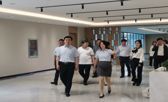 2024年6月26日，省慈善總會(huì )會(huì )長(cháng)田錦塵一行蒞臨康養地產(chǎn)公司參觀(guān)調研_副本.jpg