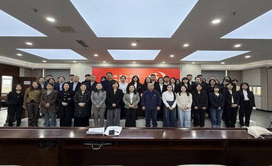 2024年10月18日，集團黨委聯(lián)合長(cháng)發(fā)擔保黨支部參加了由朝陽(yáng)區黨群服務(wù)中心開(kāi)展的“傳承革命精神 賡續紅色血脈”公益黨課_副本.jpg